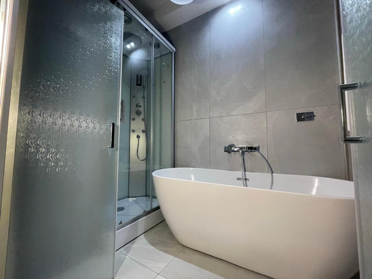 Spanish Steps Glamour & Sauna Luxury Apartment **** Rom Eksteriør billede